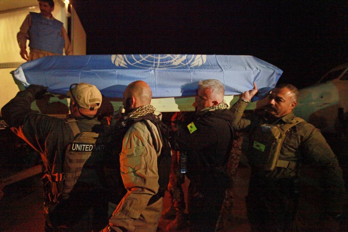 I april 2011 dödades sju FN-anställda i en attack mot FN: s styrka i Afghanistan (UNAMA). Foto: UN Photo / Eric Kanalstein