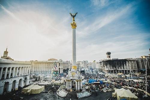 Demonstrasjon på Maidan-plassen i Kiev 26. februar 2014. Foto: Sasha Maksymenko/Flickr
